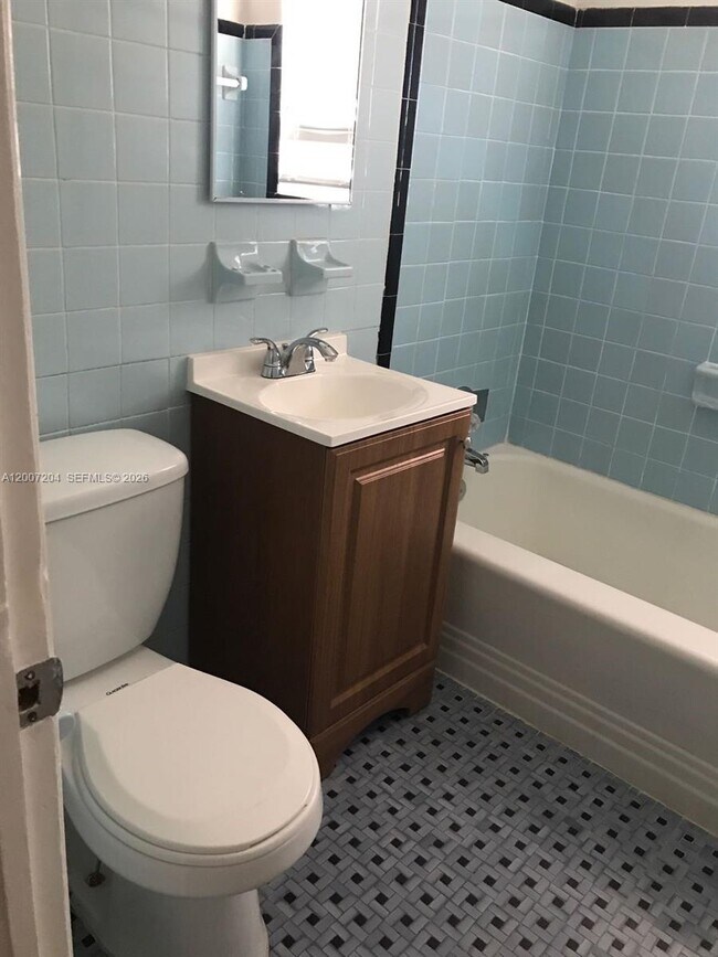 Building Photo - 2483 SW 11th St