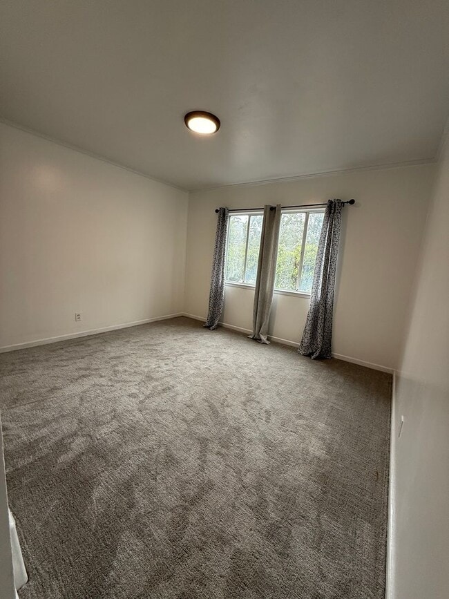 Building Photo - Bright 3BR Flat Near SFSU & BART – Prime I...