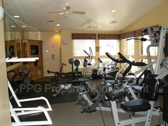 Building Photo - 11375 E Sahuaro Dr