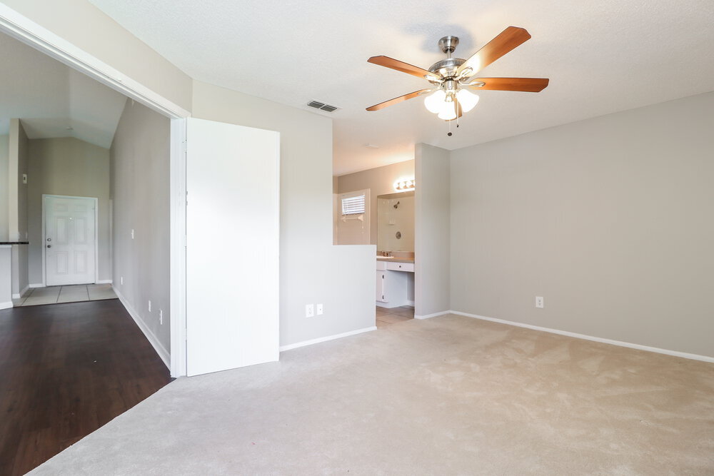 Building Photo - 1810 Coyote Pl