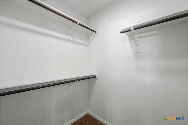 Building Photo - 314 Pointer St