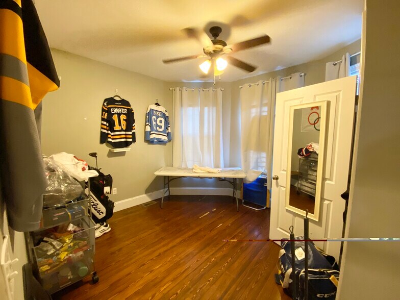 Building Photo - 178 Hillside St