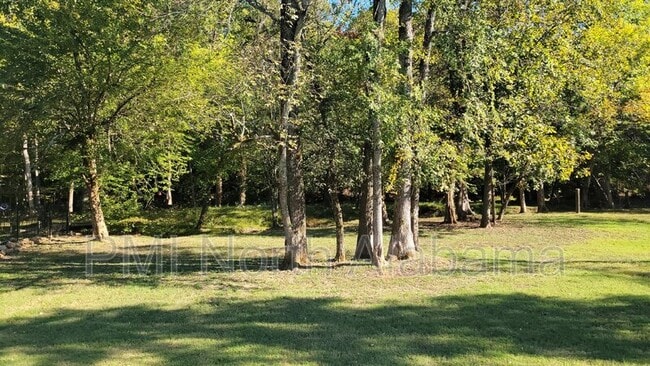 Building Photo - 130 Creekmound Dr