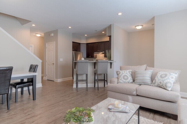 Building Photo - 91 E Main St