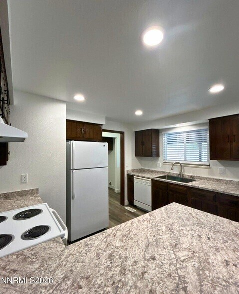 Building Photo - 1530 Severn Dr