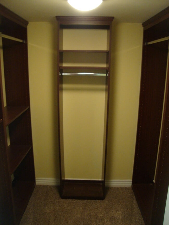 Walk in Closet Bed 2 - 6014 Barton Ave
