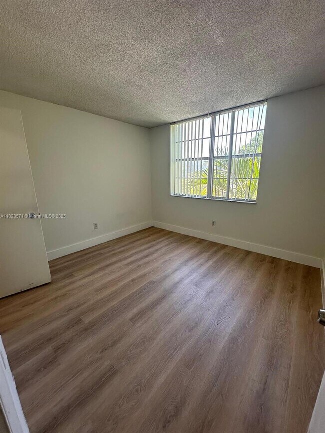 Building Photo - 496 NW 165th St