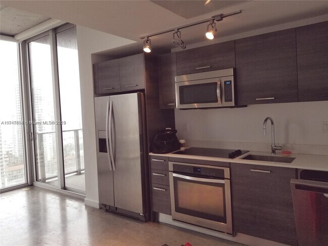 Building Photo - 151 SE 1st St