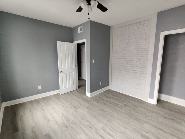 Building Photo - 121 Cohassett St