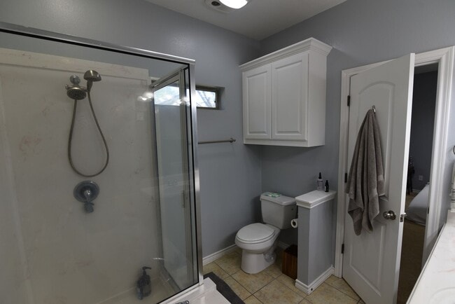Building Photo - Great 4 Bedroom 2.5 Bathroom, In Bridle Ga...