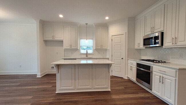 Building Photo - 7024 Garden Hill Dr