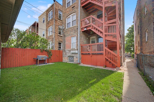 Building Photo - 10724 S Ave C