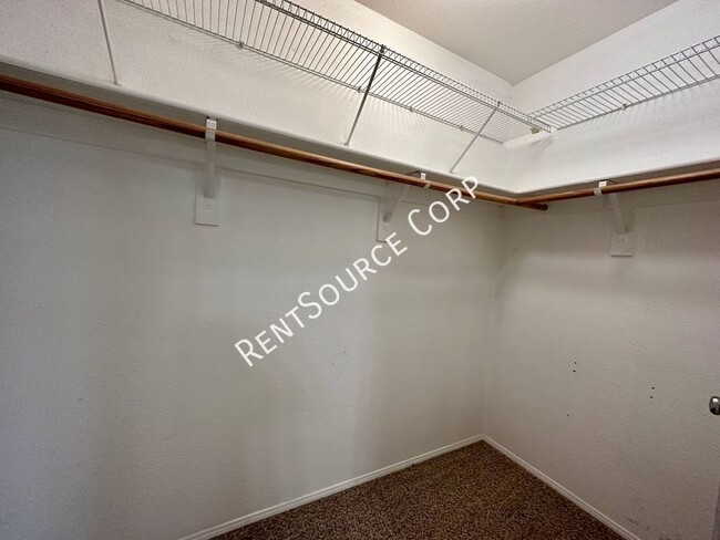 Building Photo - 28296 Cedar Ln