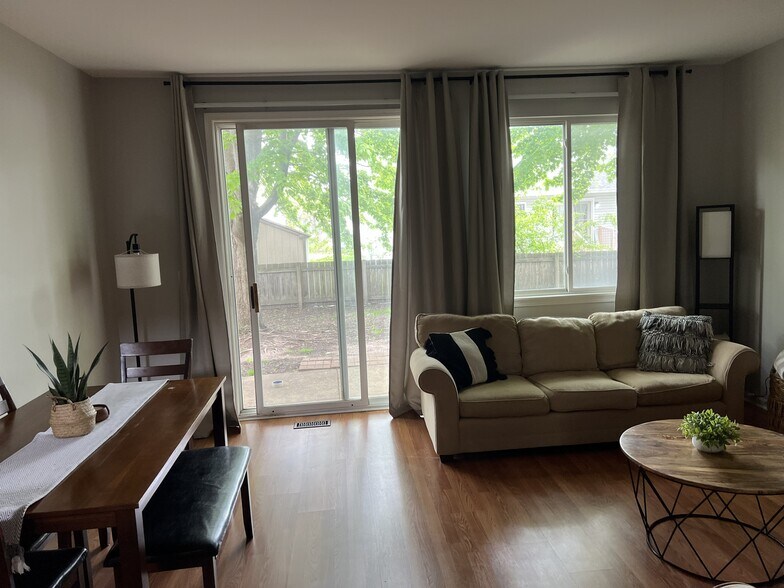 Building Photo - 2128 Fulham Dr