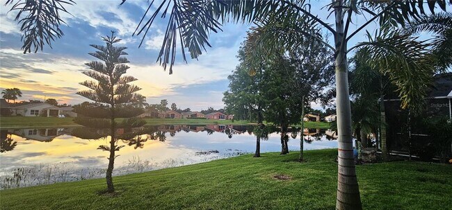 Building Photo - 585 Grand Canal Dr