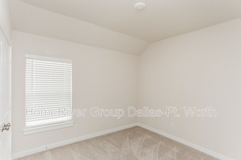 Building Photo - 333 Sun Harvest Dr