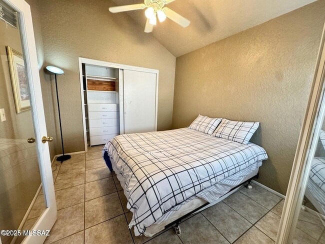 Building Photo - 4281 N River Grove Cir