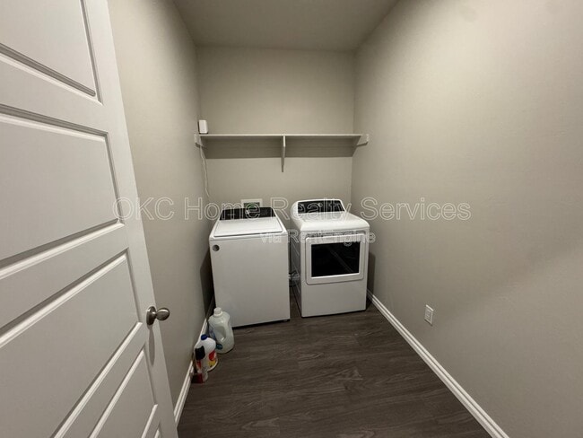 Building Photo - 2748 Alice Dr