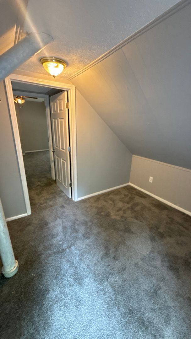 Building Photo - Single family