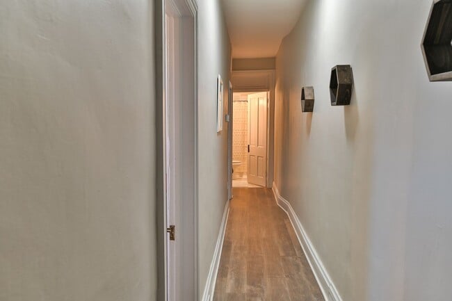 Building Photo - 208 Hamilton St