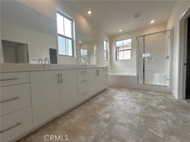 Building Photo - 15764 Caterpillar Dr