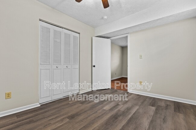Building Photo - 3609 Sundart Dr