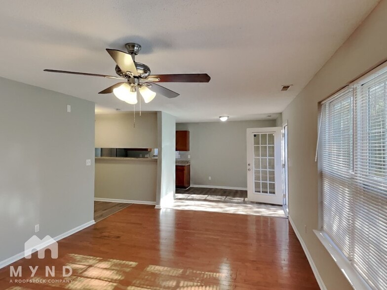 Building Photo - 10922 Olde English Dr