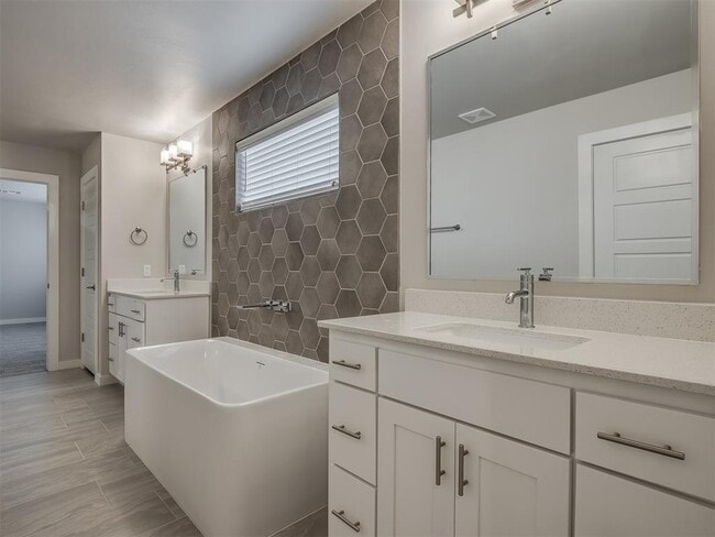 Building Photo - 520 NW 176th Terrace