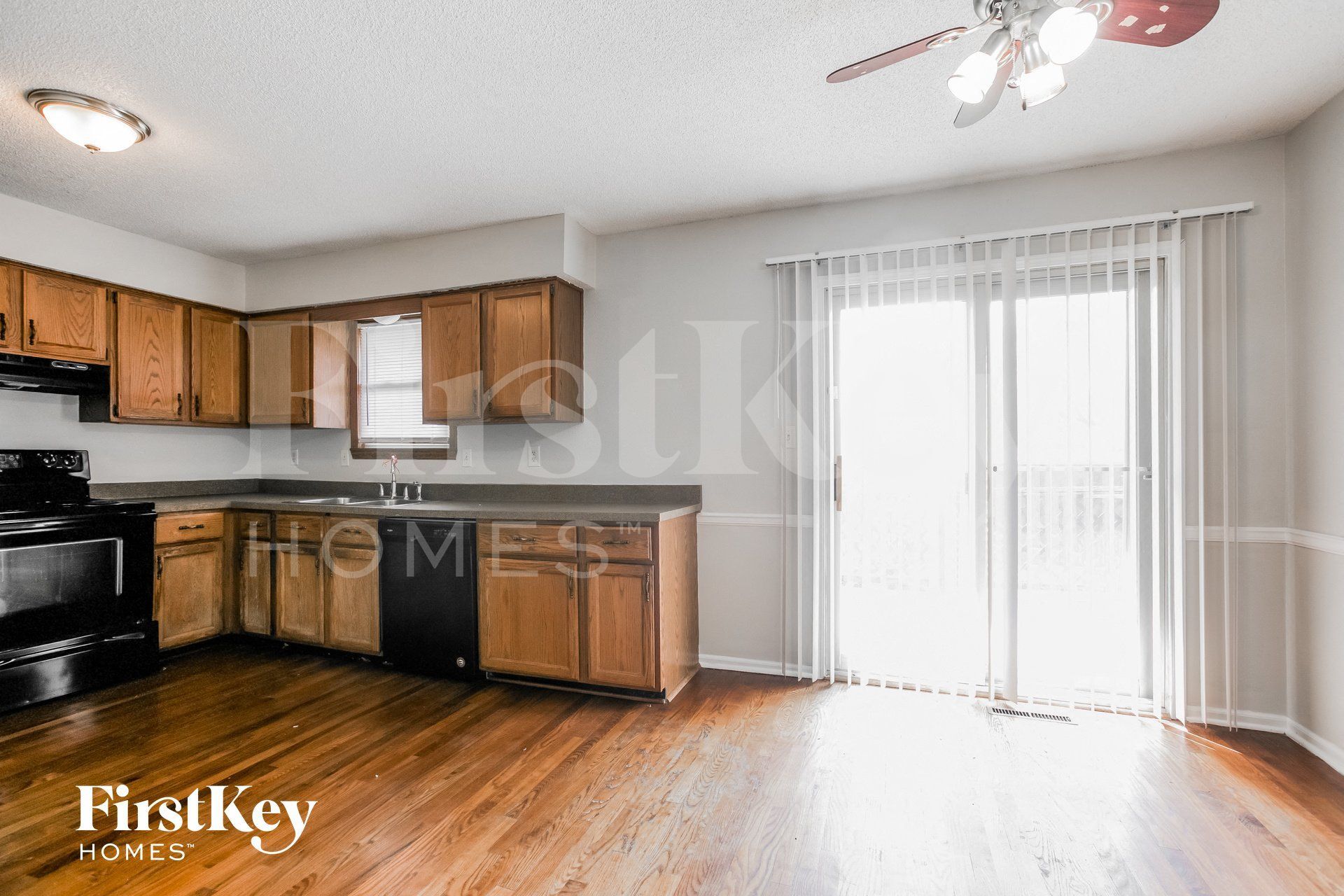 Building Photo - 606 NE Park Cir