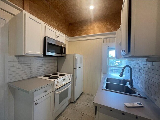 Building Photo - 2129 Union St