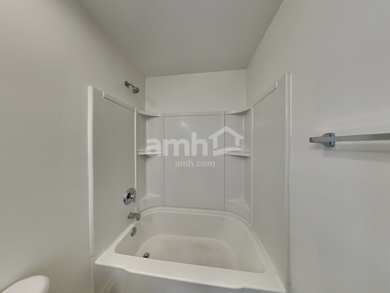 Building Photo - 9907 Fernspray Rd