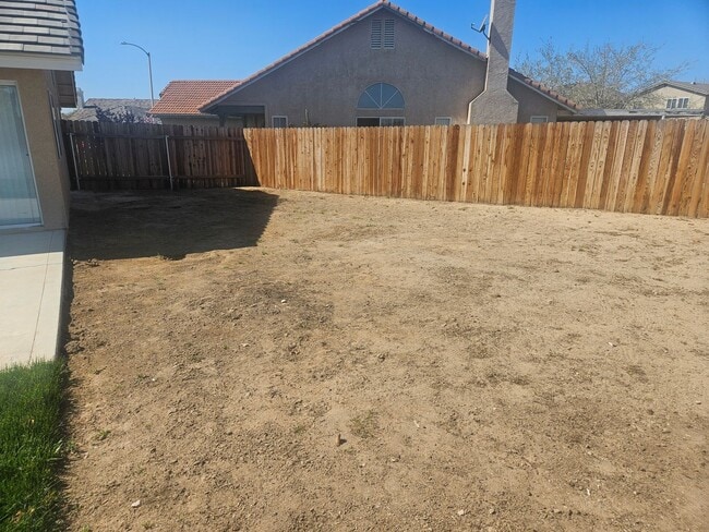 Building Photo - 3 bedroom home on cul-de-sac!