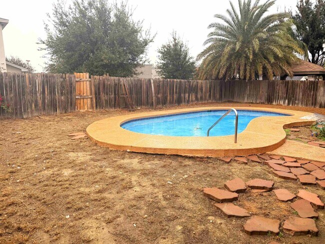 Building Photo - 616 Waxwing Cedar Drive