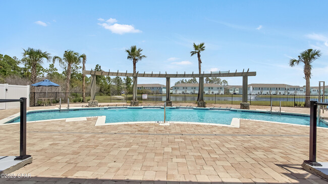 Building Photo - 7590 Shadow Lake Dr