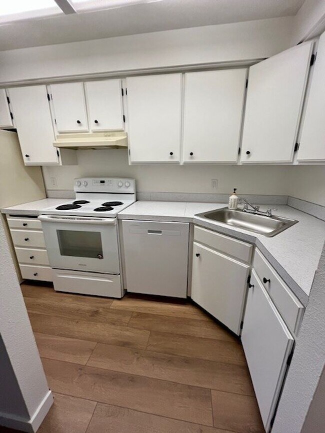 Building Photo - 1325-1327 Grant St