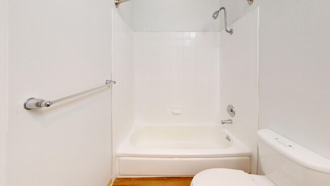 Building Photo - 1829 Lincoln Ave