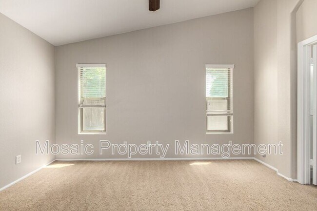 Building Photo - 389 E Angeline Ave