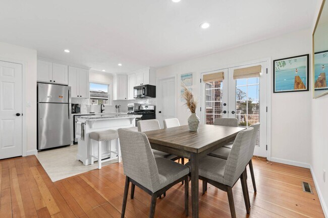 Building Photo - 7 Whiting Rd