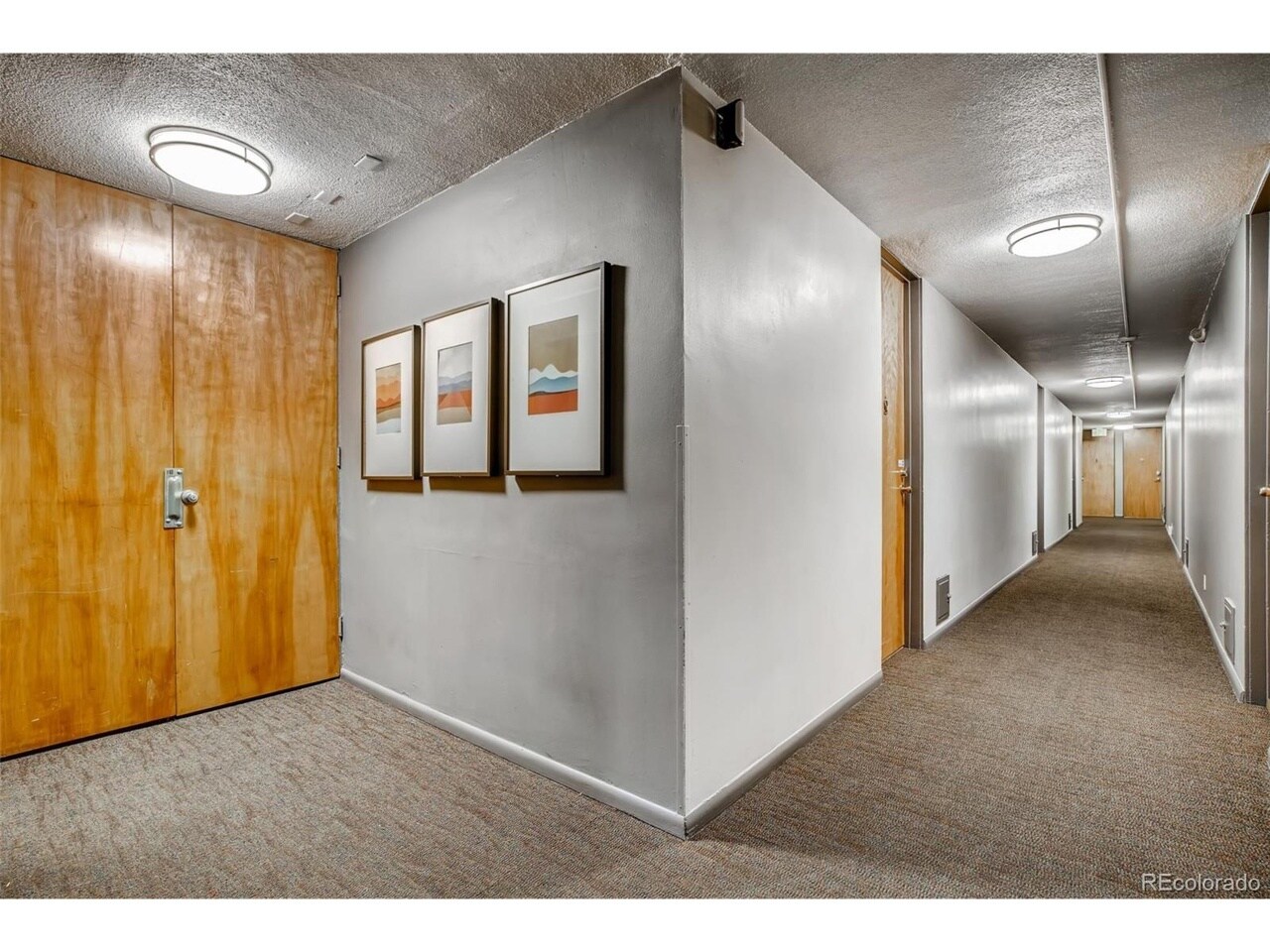Building Photo - 1050 N Corona St