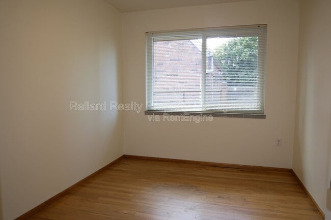 Building Photo - 708 N 80th St