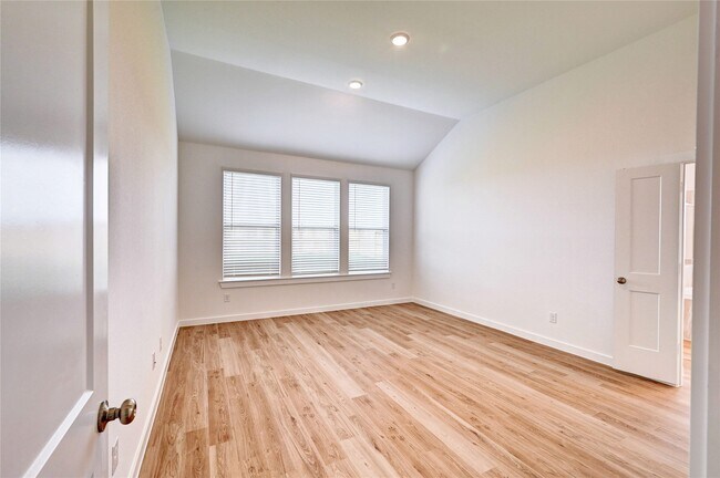 Building Photo - 8403 Oceanmist Cv Dr