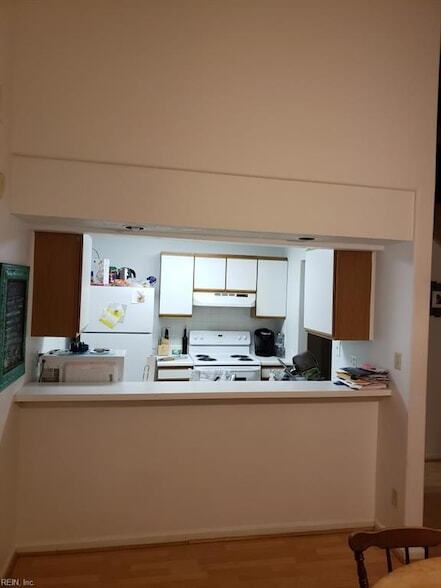 Building Photo - 5080 Gatehouse Way