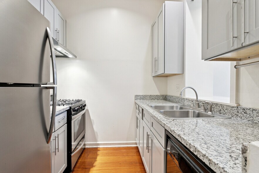 Building Photo - 1533 Dublin St