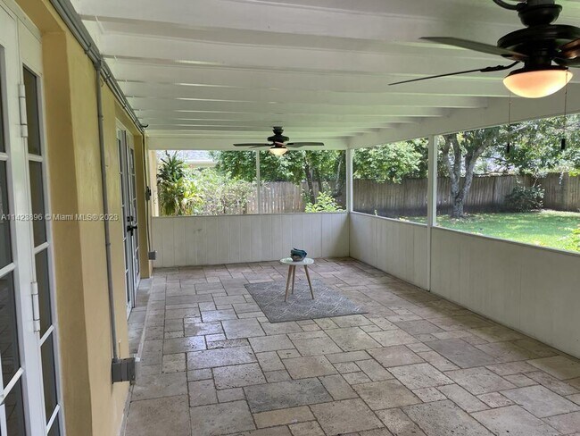 Building Photo - 361 SW 60th Ave