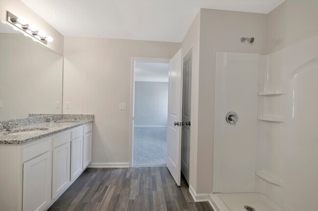 Building Photo - 1519 Hollins Dr