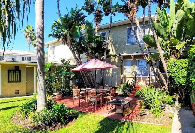 Building Photo - Renovated 1BR Steps to Windansea Beach