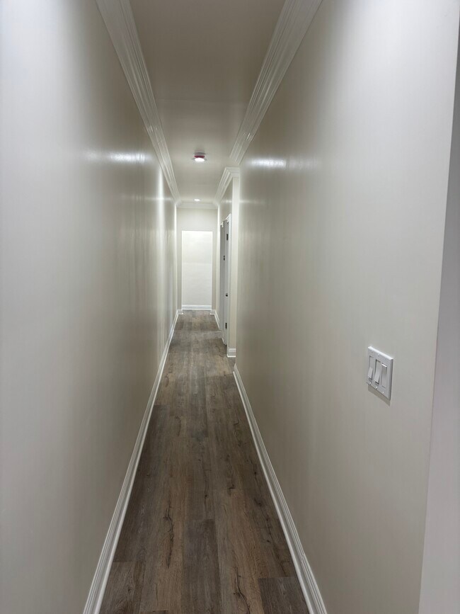Hallway - 1248 S Rimpau Blvd