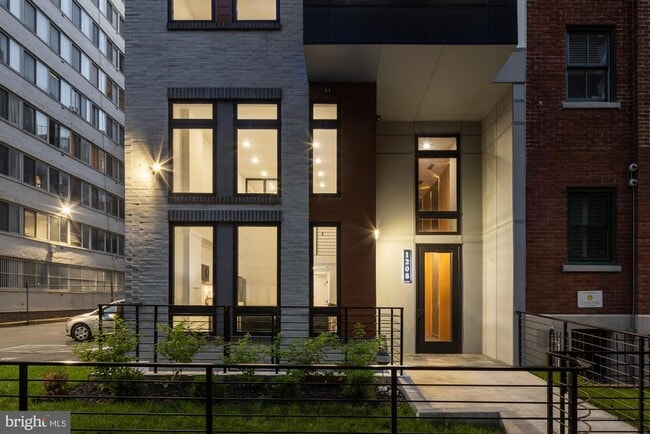 Building Photo - 1208 M St NW