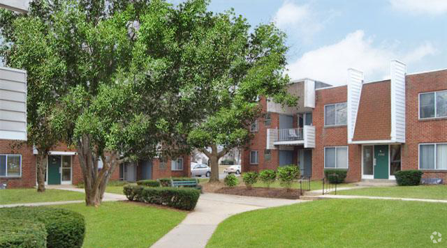 Building Photo - Stonehenge Court Apartments