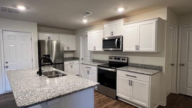Building Photo - 3305 Serenity Dr NE